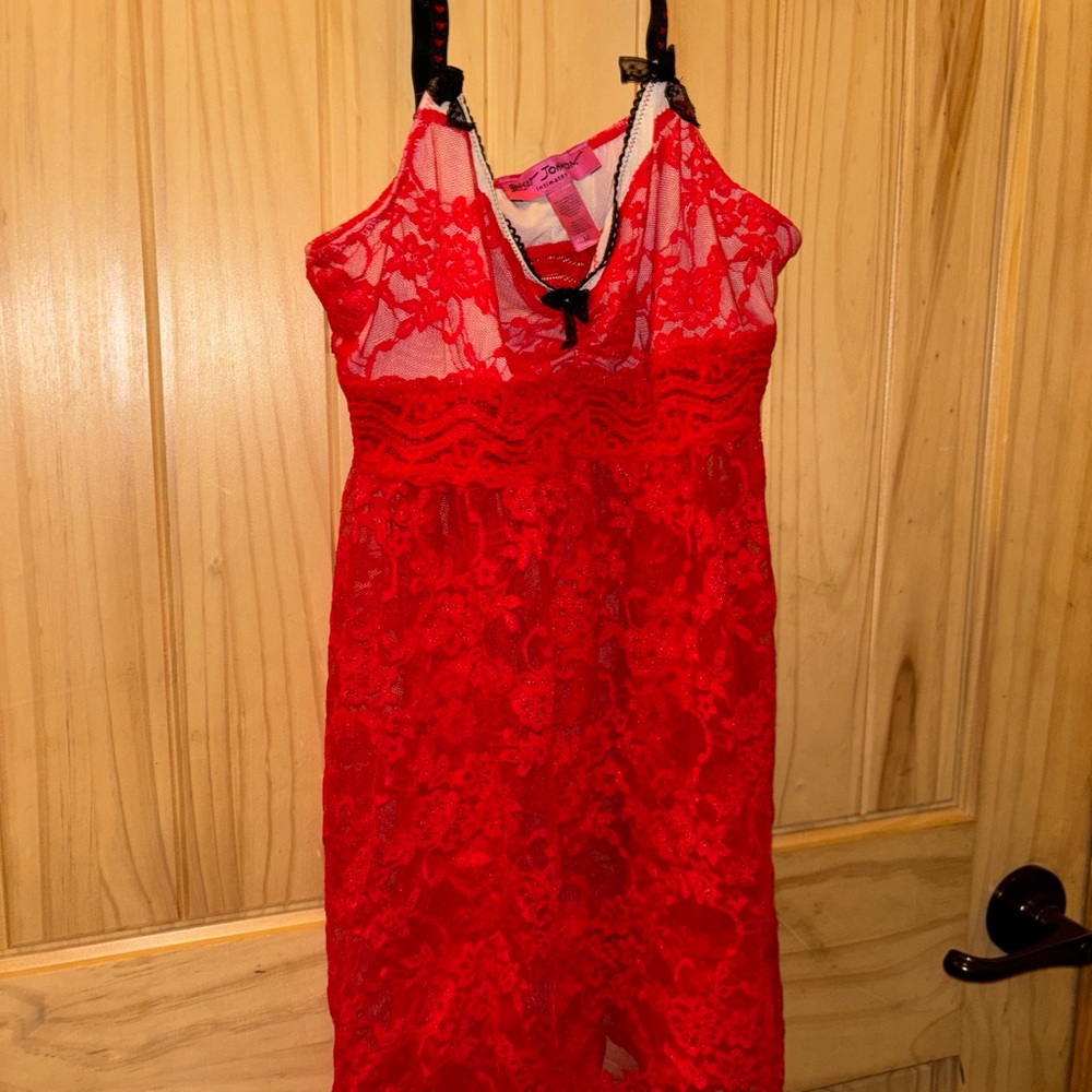 Betsey Johnson Elegant Red Lace Nightgown size medium - Picture 3 of 4